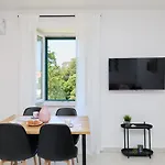 Fragola Apartman *