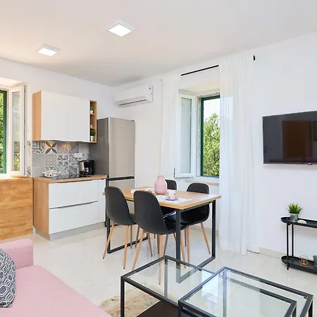 Apartment Fragola *